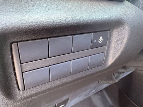 Used 2025 Nissan Kicks SV FWD image 13