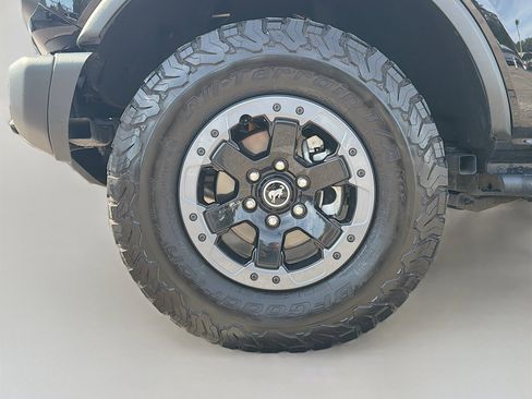 Used 2022 Ford Bronco Badlands image 41