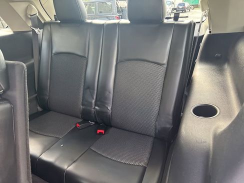 Used 2018 Dodge Journey Crossroad w/ Nav & Sun Group FWD image 32