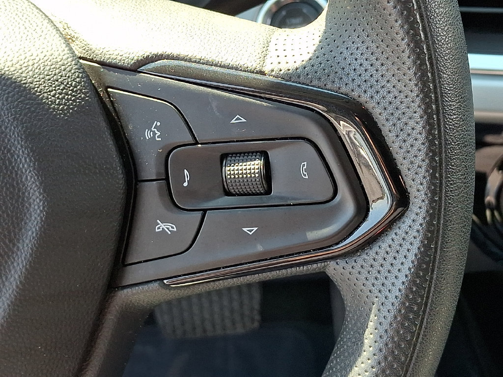 Used 2024 Chevrolet Trax LT FWD image 21