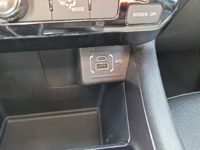 Used 2024 Jeep Compass Latitude AWD/4WD image 32