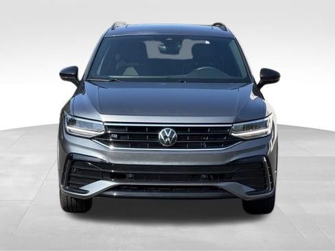 Used 2024 Volkswagen Tiguan SE R-Line AWD/4WD image 2