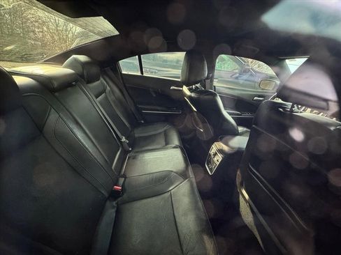 Used 2019 Dodge Charger SXT w/ Leather Interior Group image 3