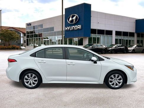 Used 2023 Toyota Corolla LE image 6