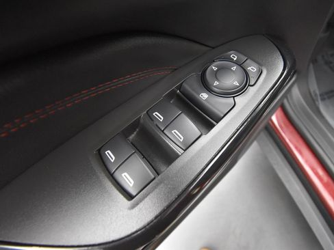 Used 2025 Chevrolet Trax RS image 13