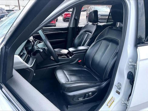 Used 2022 Jeep Grand Cherokee L Limited image 10