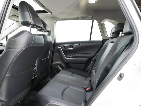 Used 2022 Toyota RAV4 XLE Premium AWD/4WD image 15