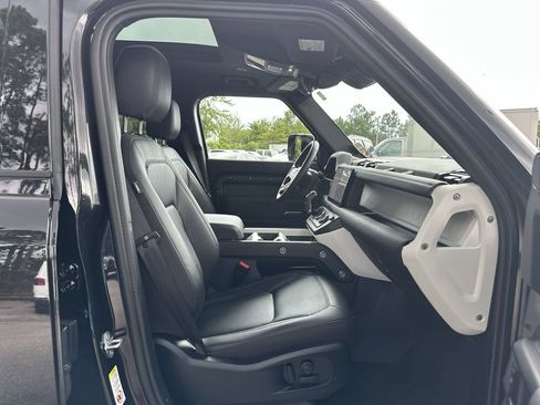 Used 2025 Land Rover Defender 110 S AWD/4WD image 28