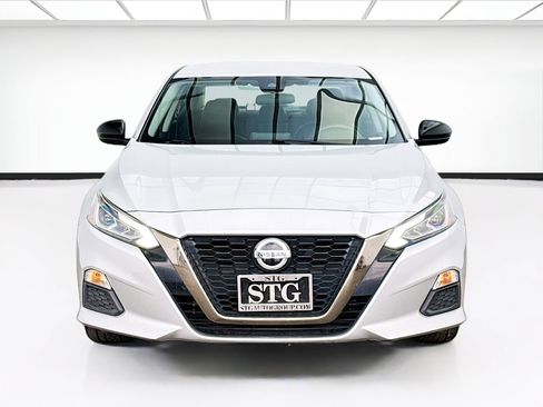 Used 2022 Nissan Altima 2.5 SR image 2