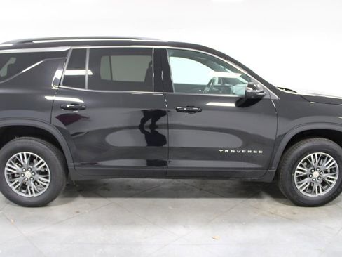 Used 2024 Chevrolet Traverse LT image 11