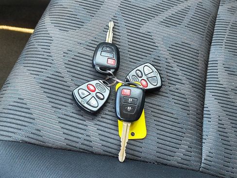 Used 2015 Scion xB FWD image 19