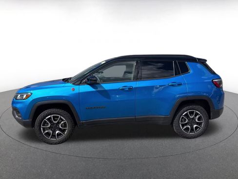 Used 2025 Jeep Compass Trailhawk image 8