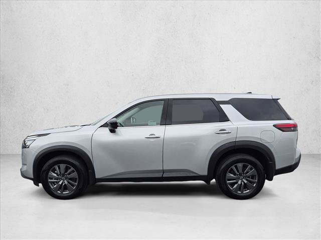 Used 2025 Nissan Pathfinder S AWD/4WD image 9
