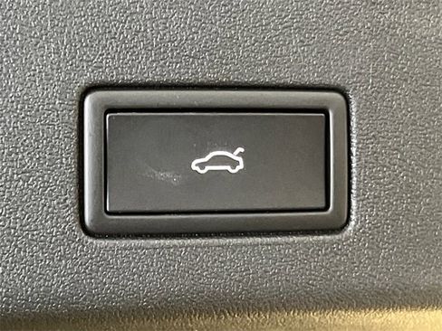 New 2025 Volkswagen ID.4 Pro S image 6