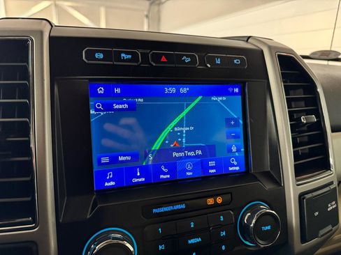 Used 2020 Ford F350 Lariat w/ Chrome Package image 28