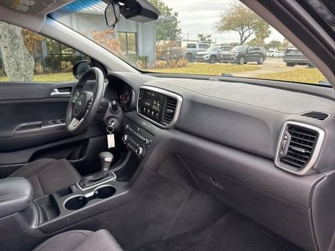 Used 2021 Kia Sportage LX image 11