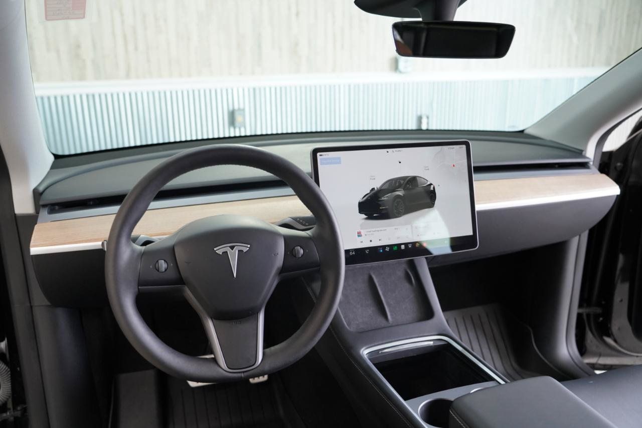 Used 2024 Tesla Model Y Performance AWD/4WD image 11