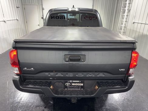 Used 2023 Toyota Tacoma SR AWD/4WD image 29