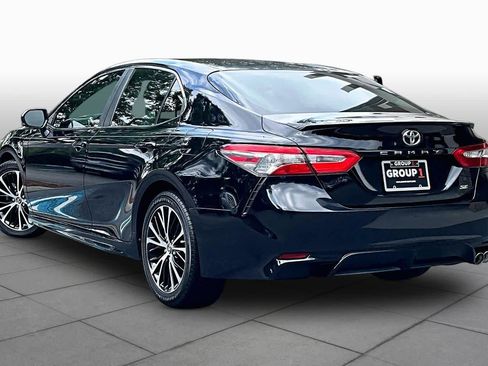 Used 2018 Toyota Camry SE w/ Convenience Package FWD image 12