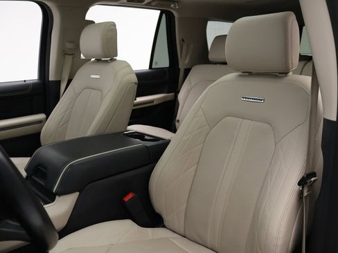 Used 2023 Ford Expedition Max Platinum image 13