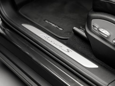 Used 2021 Porsche Macan S AWD/4WD image 57