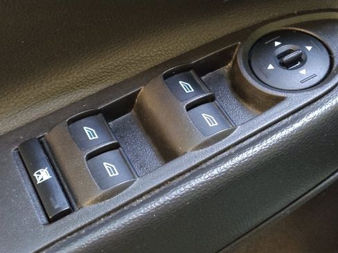 Used 2018 Ford Escape SE image 27