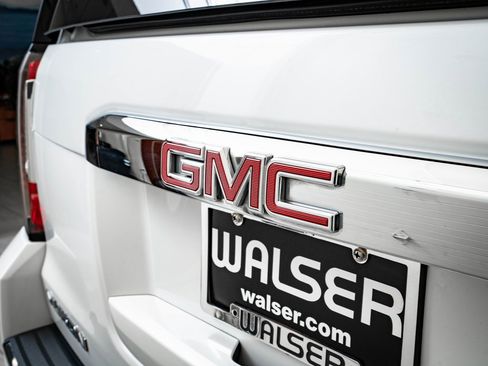Used 2019 GMC Yukon Denali w/ Denali Ultimate Package image 18