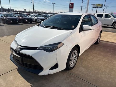 Used 2019 Toyota Corolla L image 6