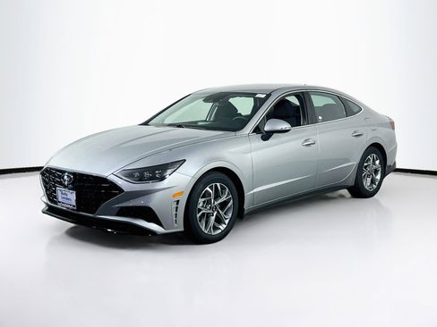 Used 2023 Hyundai Sonata SEL image 1