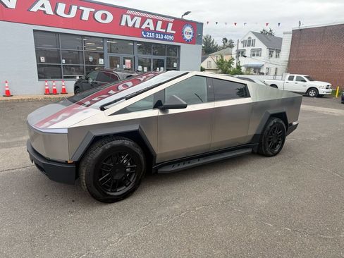 Used 2024 Tesla Cybertruck AWD Crew Cab image 15