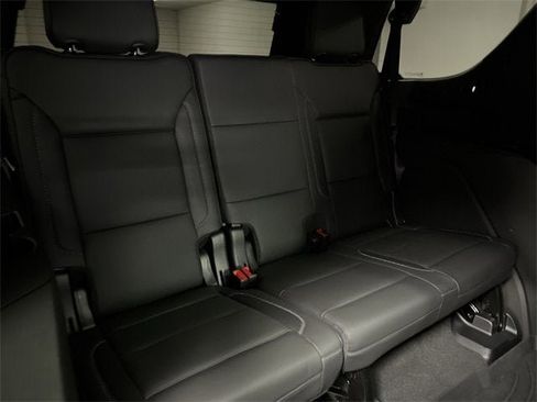 Used 2021 GMC Yukon Denali w/ Denali Premium Package image 28