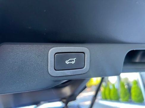 Used 2016 Land Rover Range Rover Sport SE AWD/4WD image 14