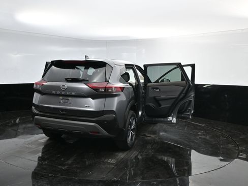 Used 2023 Nissan Rogue SV image 38