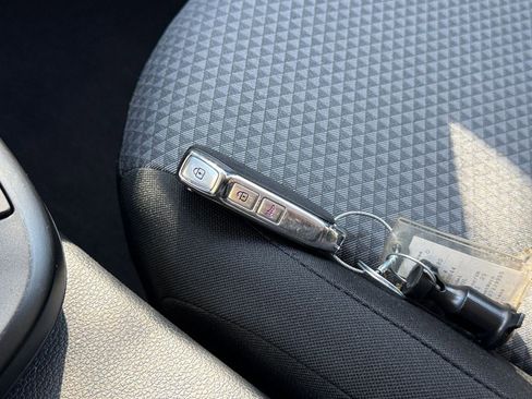 Used 2025 Kia Soul LX w/ LX Technology Package image 21