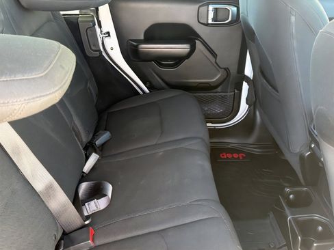Used 2018 Jeep Wrangler Unlimited Sport S image 13
