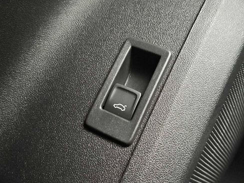 New 2025 Audi Q5 Premium Plus image 17