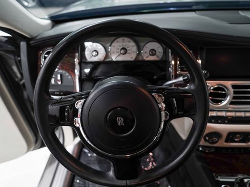 Used 2015 Rolls-Royce Ghost RWD image 10