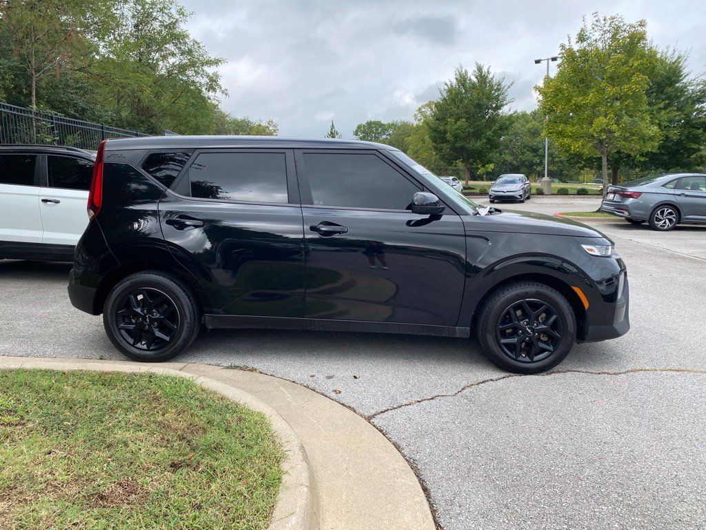 Used 2022 Kia Soul LX w/ Technology Package FWD image 8