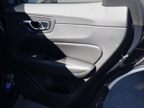 Used 2025 Volvo XC60 B5 Plus image 33