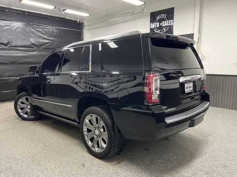 Used 2015 GMC Yukon Denali w/ Premium Package image 8