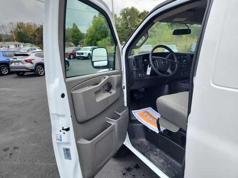 New 2025 GMC Savana 3500 w/ Driver Convenience Package image 10