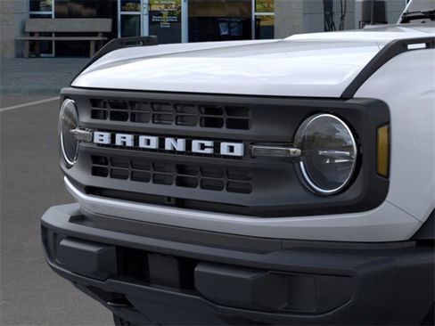 New 2025 Ford Bronco 4-Door image 19