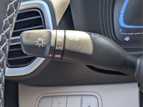 New 2025 Hyundai Venue SEL image 33