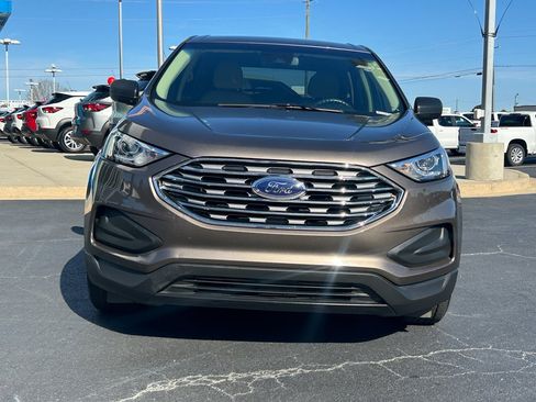 Used 2019 Ford Edge SE image 4