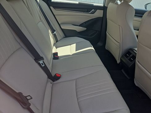 Used 2019 Honda Accord Touring image 11
