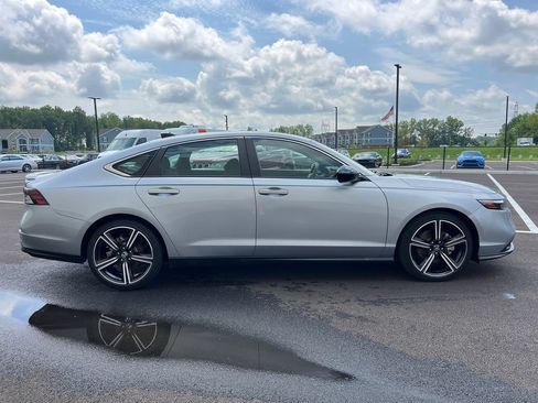 Used 2023 Honda Accord Sport image 9