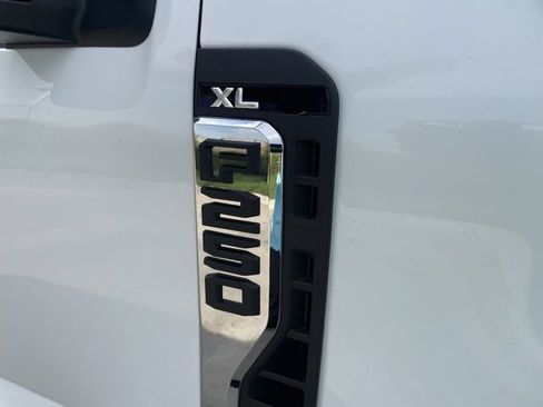 New 2026 Ford F250 XL w/ XL Chrome Package image 28