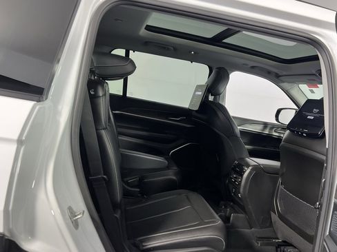 Used 2023 Jeep Grand Cherokee L Limited w/ Luxury Tech Group II image 33