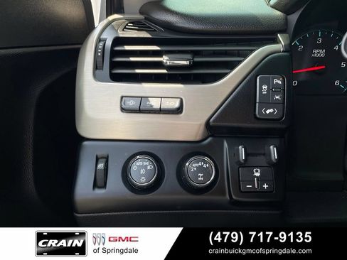 Used 2018 GMC Yukon Denali w/ Open Road Package AWD/4WD image 13
