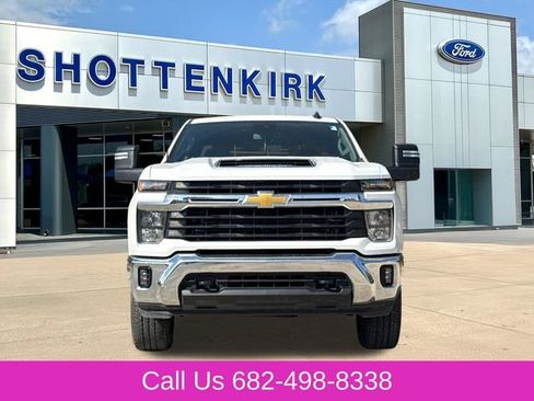Used 2026 Chevrolet Silverado 2500 LT AWD/4WD image 2
